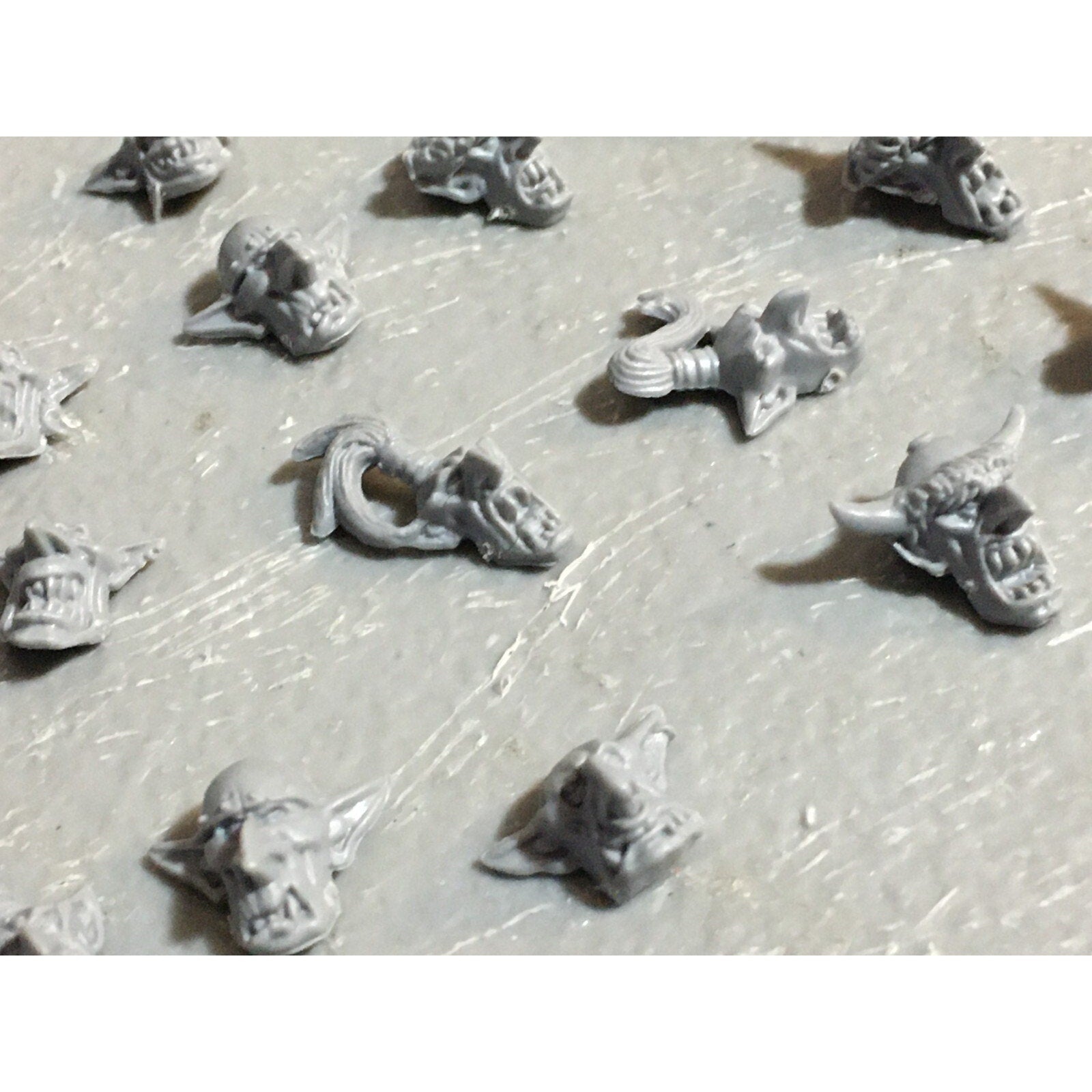 A23395 WARHAMMER FANTASY ORCS & GOBLINS BITS LOT GOBLIN SHIELDS HEADS GW