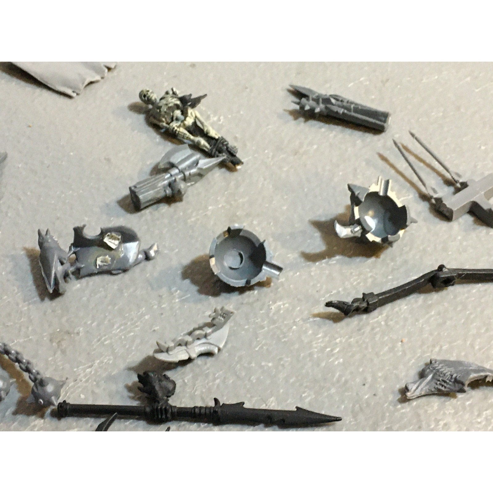 A29619 WARHAMMER FANTASY AOS MIXED BITS LOT BANNER SHIELD CLOAK GW