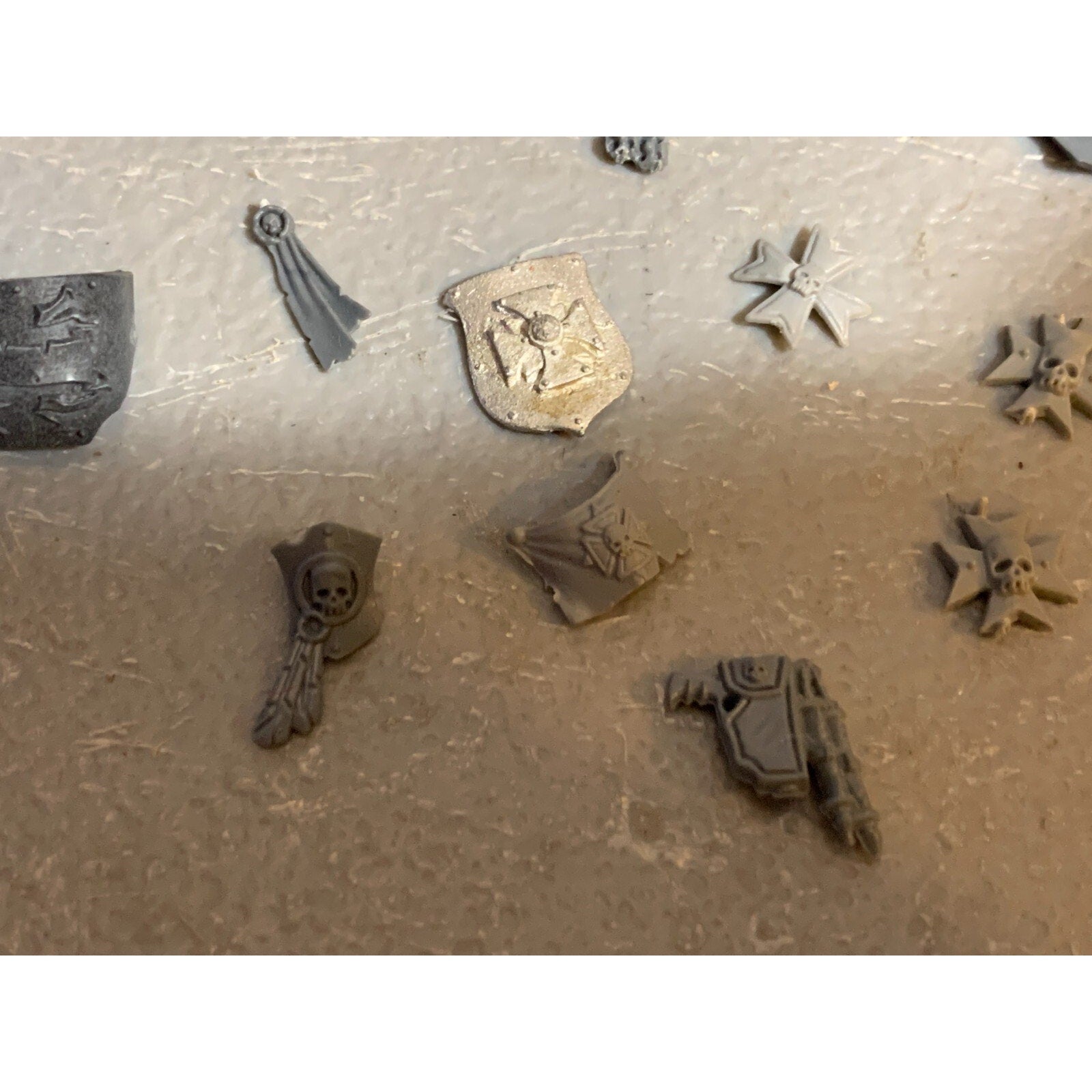 A23301 WARHAMMER 40K SPACE MARINES BLACK TEMPLARS BITS LOT BACKPACK OATHS GW
