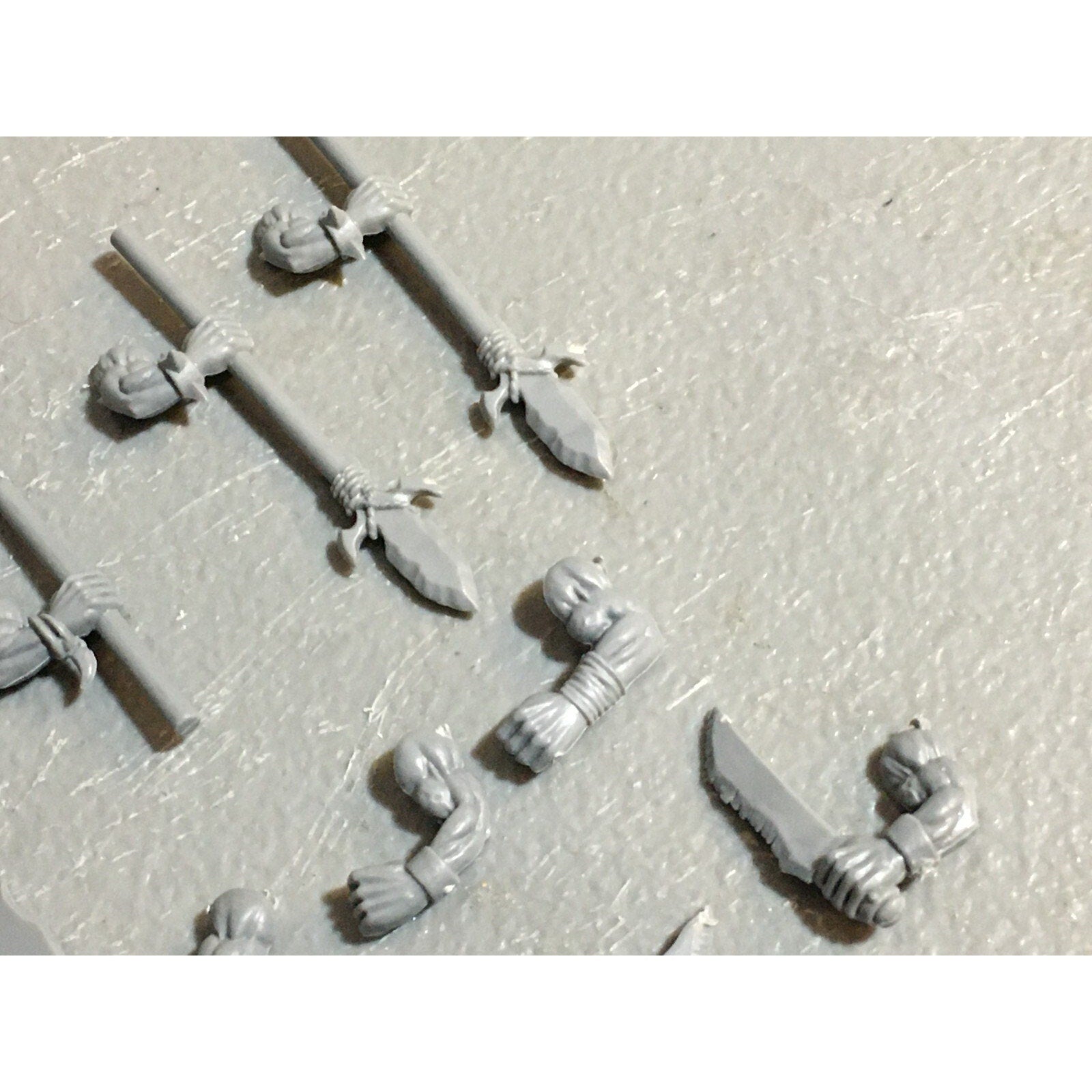A23392 WARHAMMER FANTASY ORCS & GOBLINS BITS LOT BOYZ ARMS GAMES WORKSHOP GW