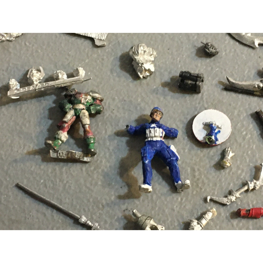 A32593 UNKNOWN MINIATURES METAL BITS LOT SWORD HEAD THRONE WEAPON CAPTAIN
