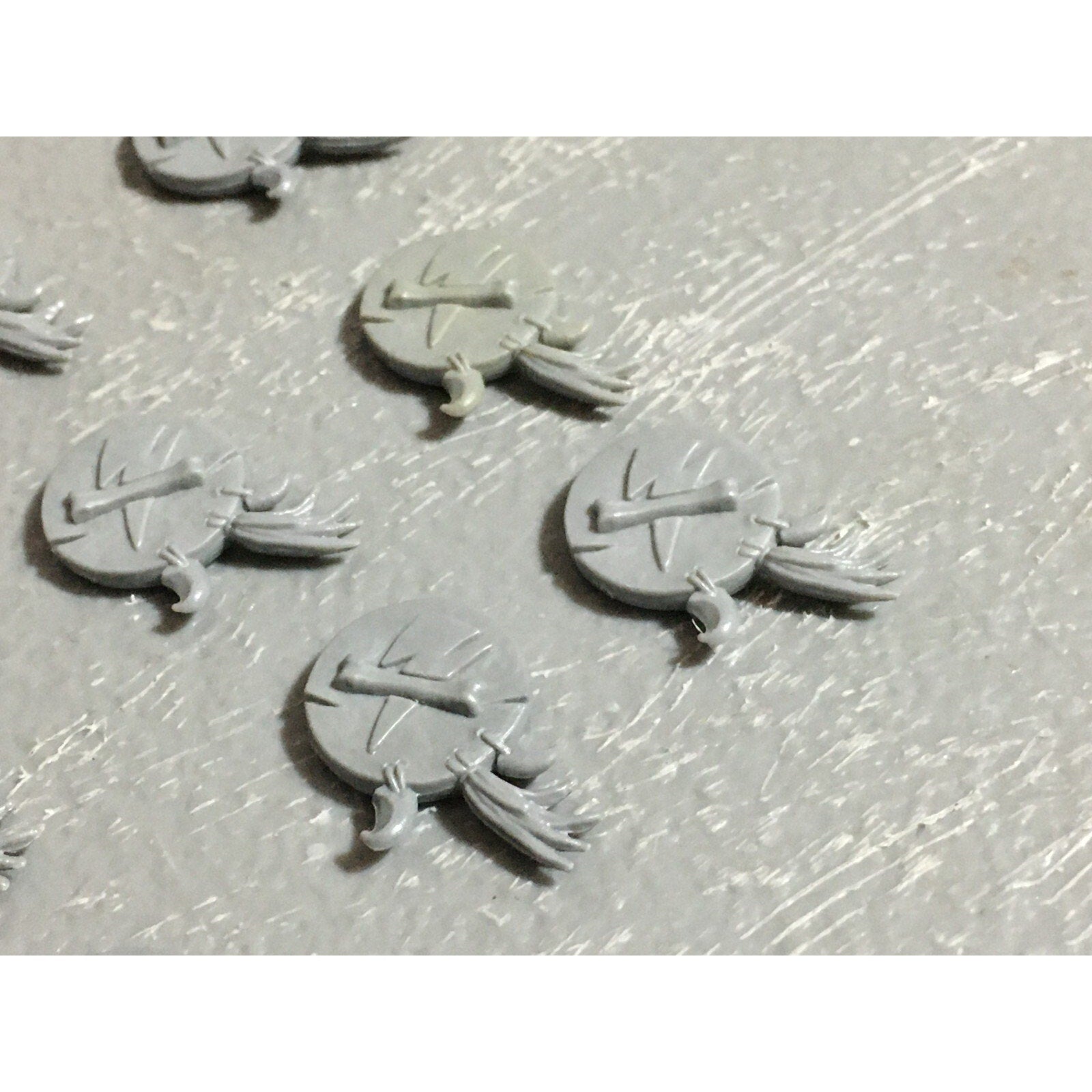 A22624 WARHAMMER FANTASY ORCS & GOBLINS BITS LOT GOBLIN SHIELD GAMES WORKSHOP GW