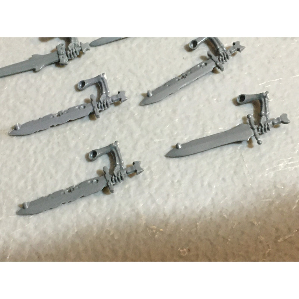 A23416 WARHAMMER FANTASY VAMPIRE COUNTS BITS LOT SKELETON WIGHT SWORD ARMS GW