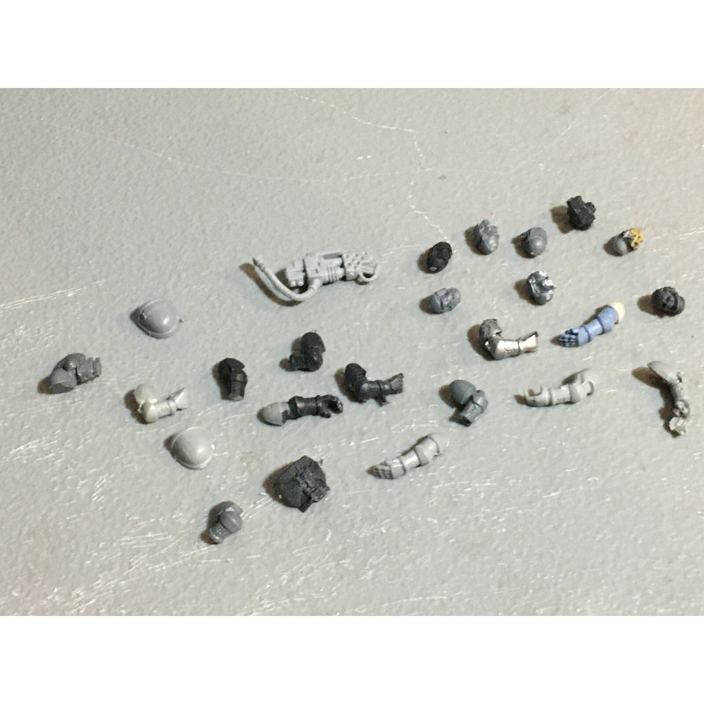 A23463 WARHAMMER 40K SPACE MARINES BITS LOT ARMS HEADS GAMES WORKSHOP GW