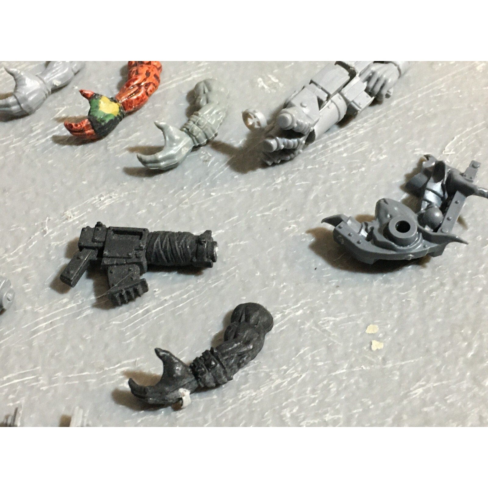 A23239 WARHAMMER 40K SPACE ORKS BITS LOT ARMS HEADS GAMES WORKSHOP GW