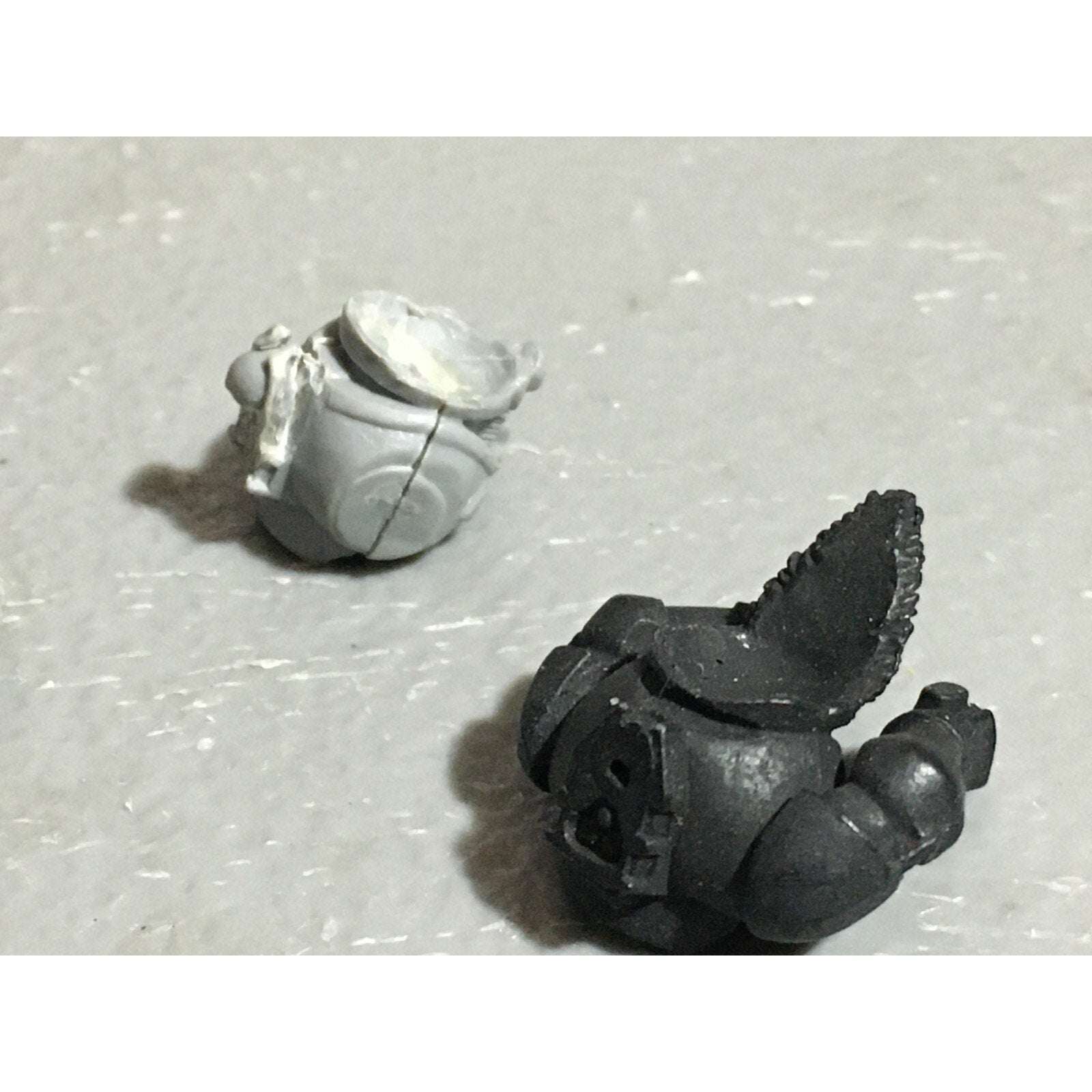 A22575 WARHAMMER 40K CHAOS SPACE MARINES CSM BITS LOT HEADS TORSO FRONTS GW