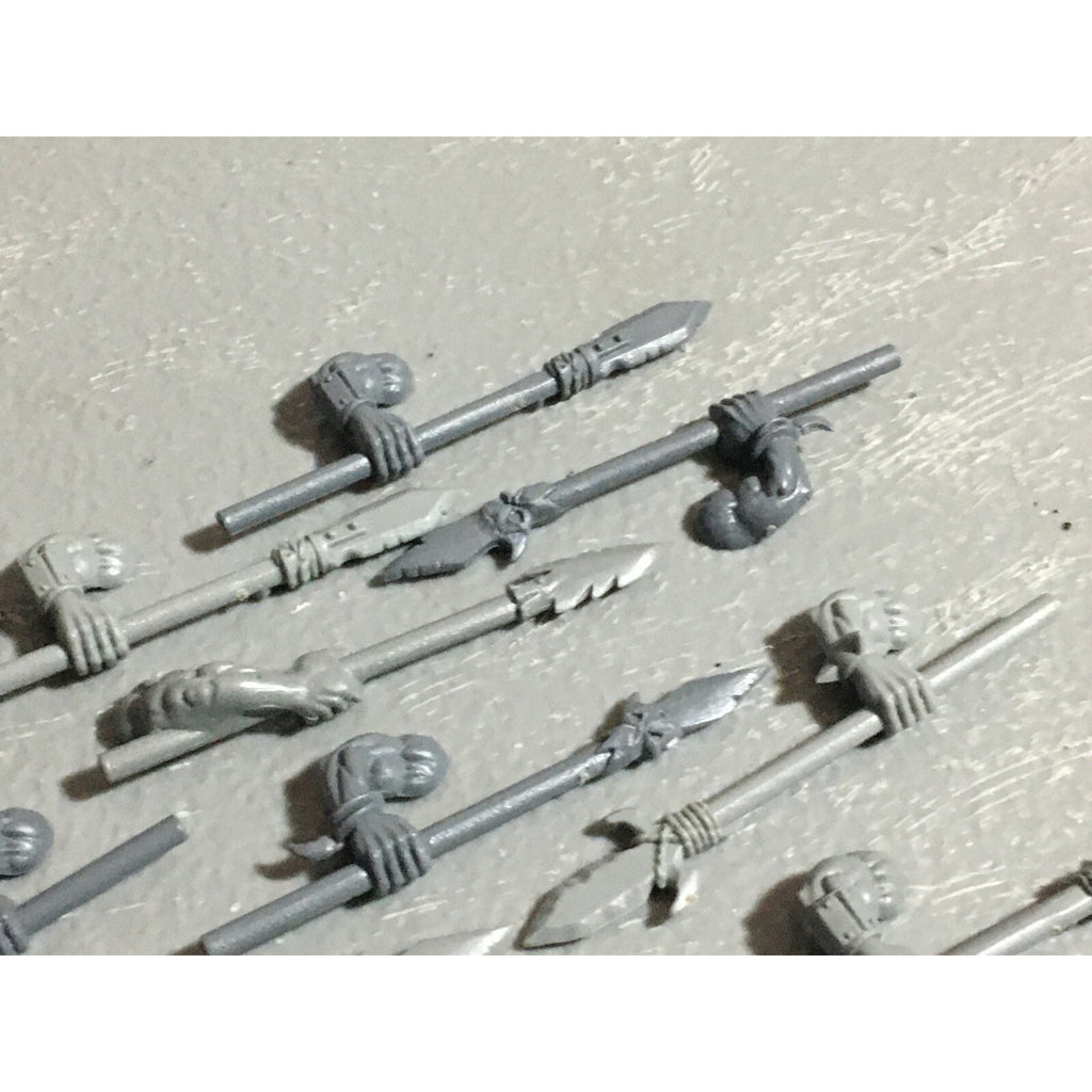 A22608 WARHAMMER FANTASY ORCS & GOBLINS BITS LOT ORC BOYZ SPEARS GAMES WORKSHOP