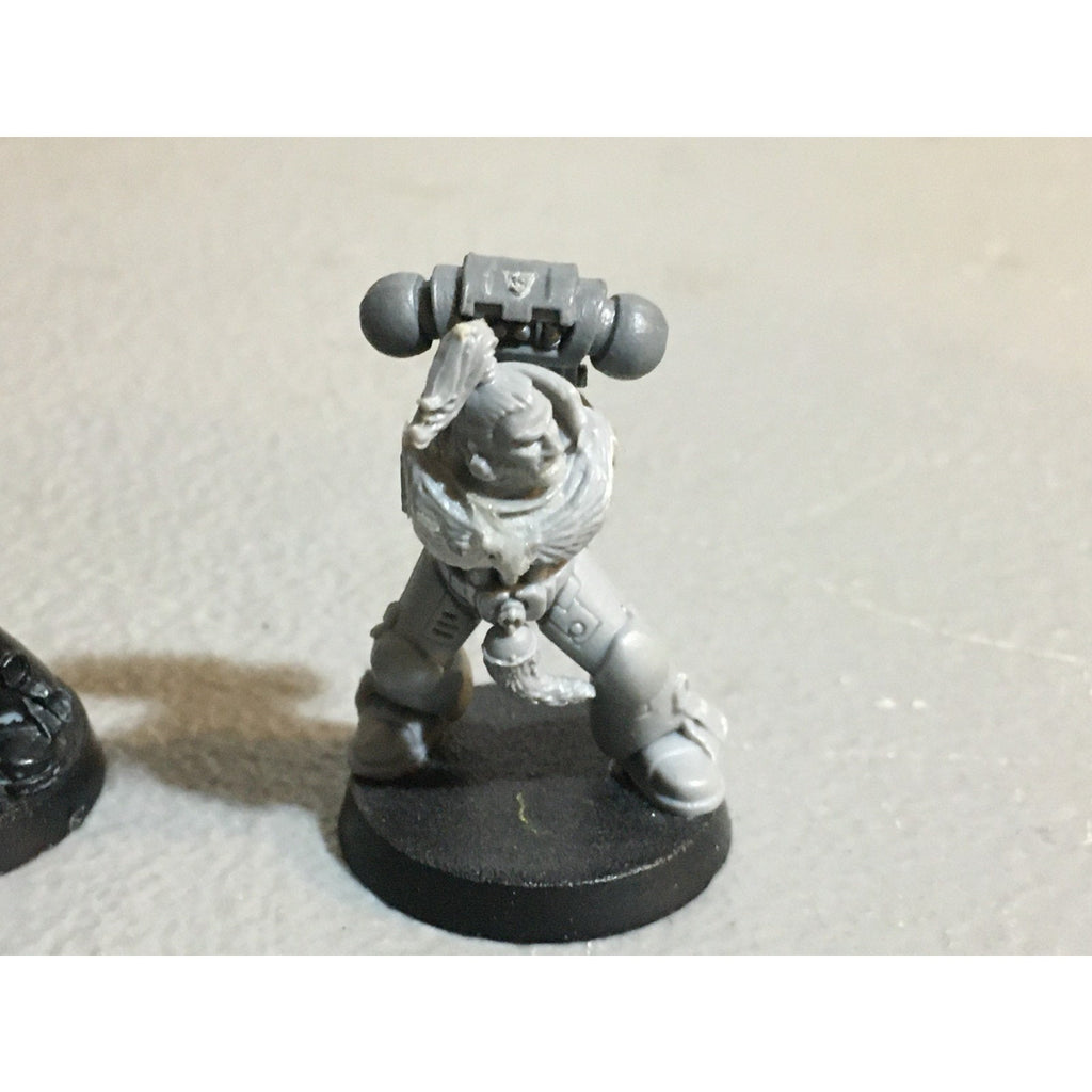 A27780 WARHAMMER 40K SPACE MARINES WOLVES BITS LOT TORSOS THUNDERWOLF GW