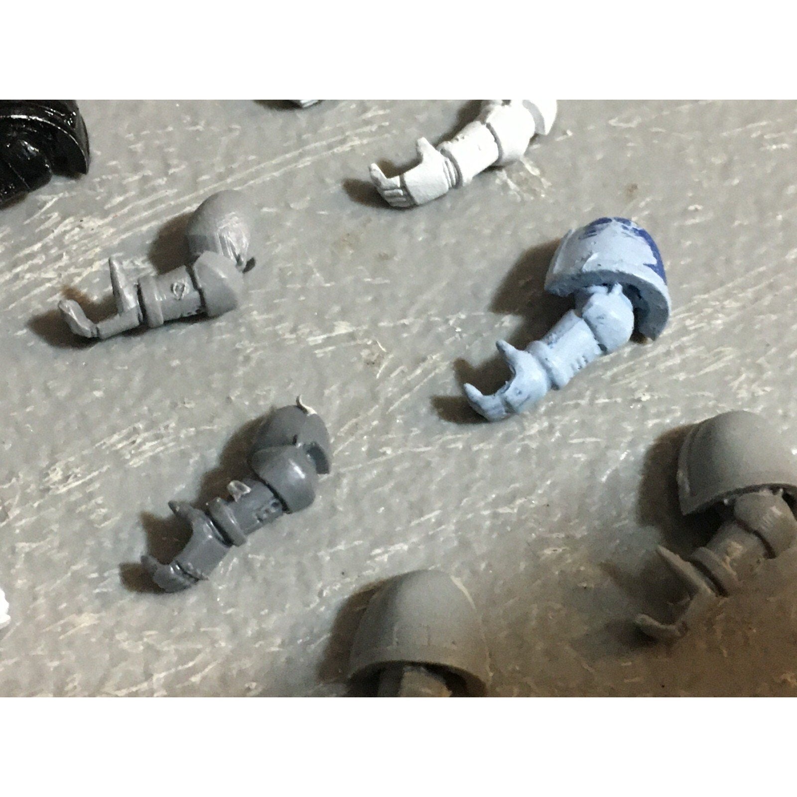 A22957 WARHAMMER 40K SPACE MARINES BITS LOT ARMS GAMES WORKSHOP GW