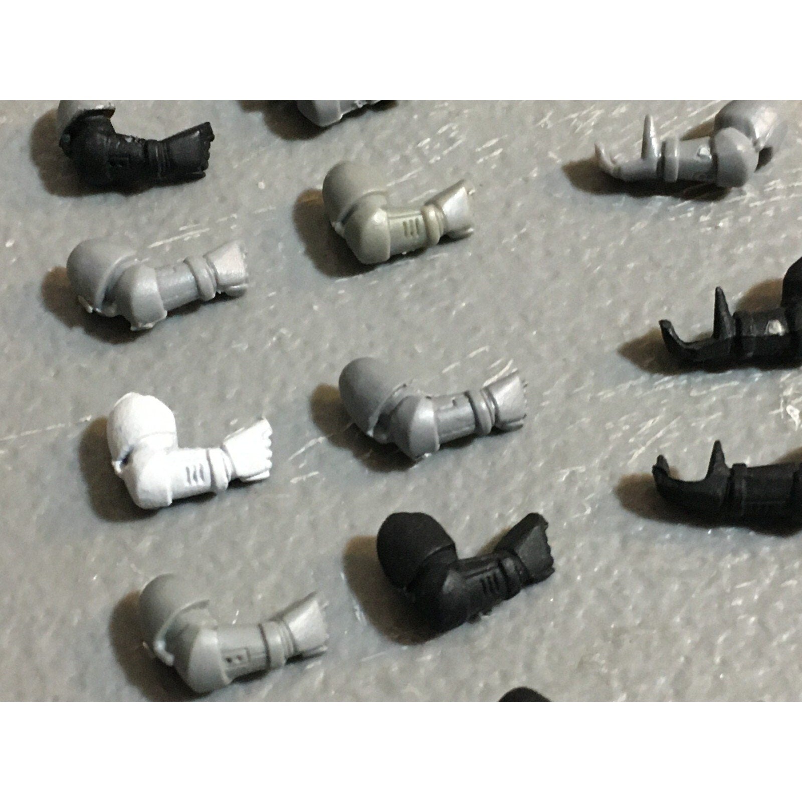 A23085 WARHAMMER 40K SPACE MARINES BITS LOT ARMS GAMES WORKSHOP GW