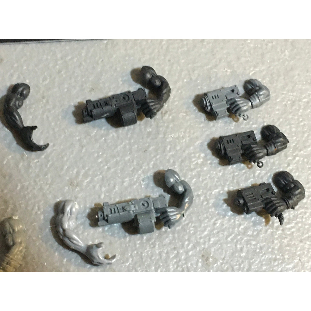 A33571 WARHAMMER 40K SPACE ORKS BITS LOT ARMS SHOOTA SLUGGA GW GAMES WORKSHOP