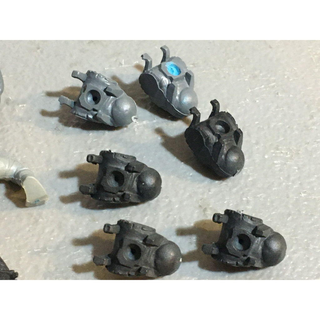 A33561 WARHAMMER 40K SPACE ORKS BITS LOT TORSO CHEST LEGS GW GAMES WORKSHOP