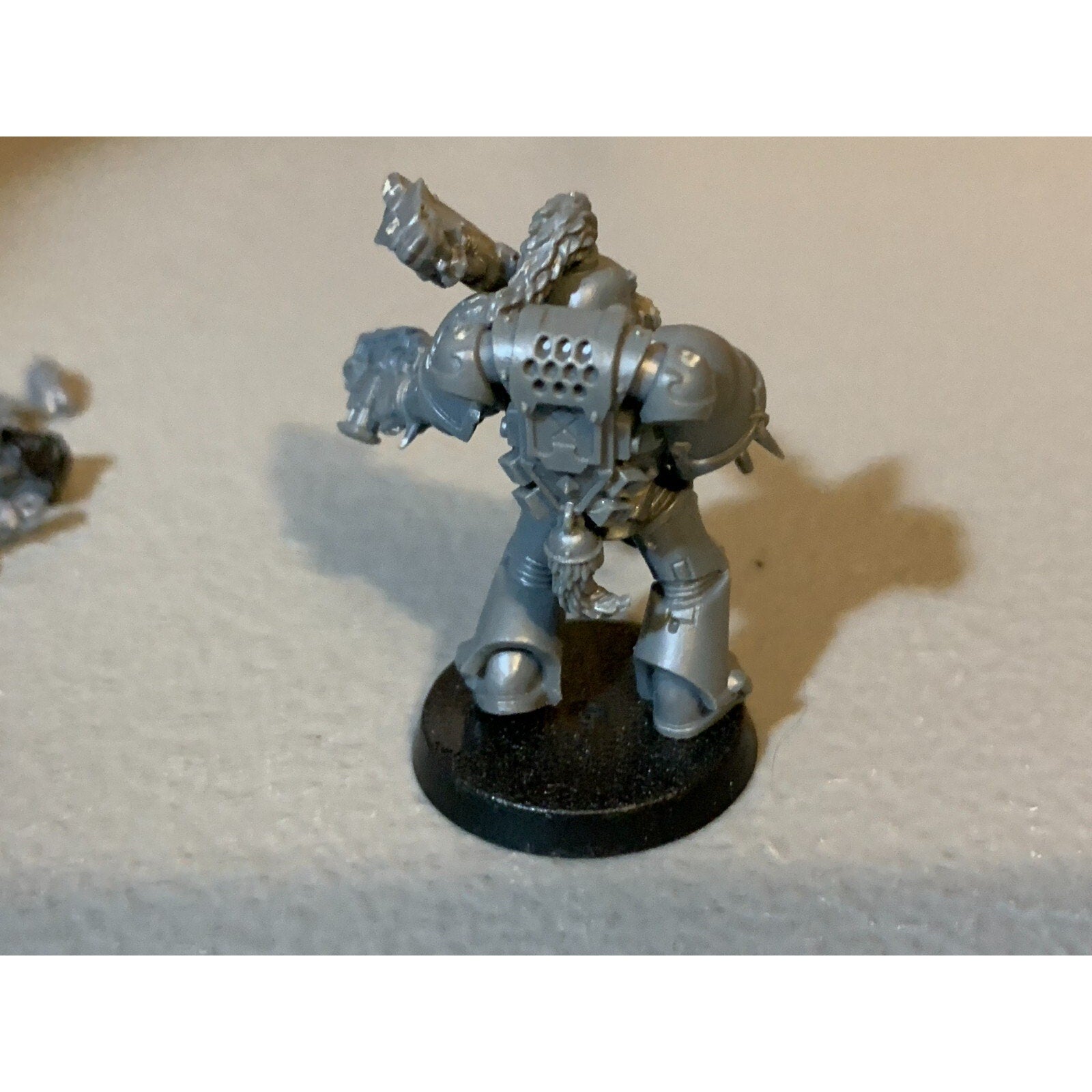 A22913 WARHAMMER 40K SPACE MARINES SPACE WOLVES BITS LOT WOLF TAILS HEADS