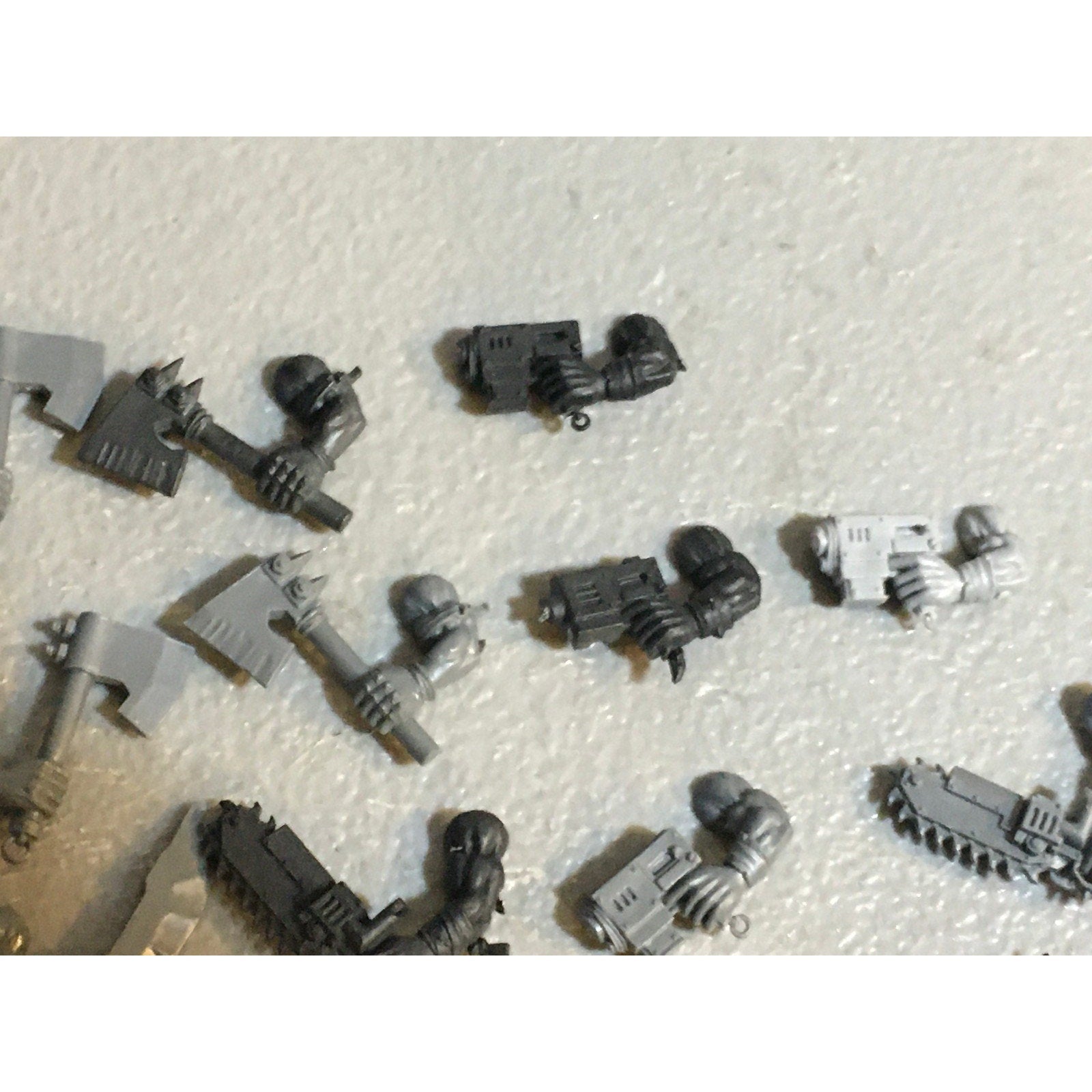 A33562 WARHAMMER 40K SPACE ORKS BITS LOT ARMS CHOPPA SLUGGA GW GAMES WORKSHOP
