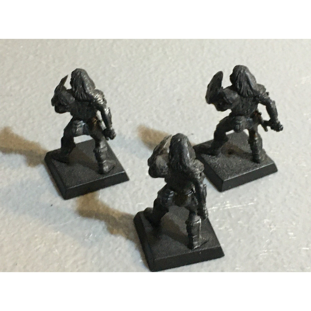 A32552 UNKNOWN MINIATURES PLASTIC WARRIOR SOLDIER BARBARIAN