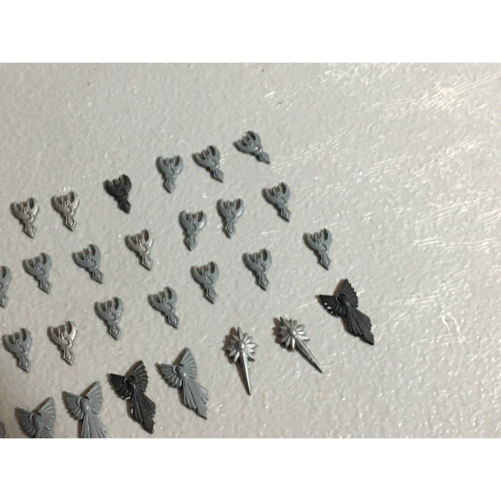A22057 WARHAMMER FANTASY HIGH ELVES BITS LOT SHIELD ICONS GW GAMES WORKSHOP