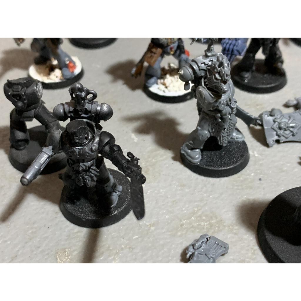 A23308 WARHAMMER 40K SPACE MARINES SPACE WOLVES BITS LOT INC ARMS HEADS SHOULDER