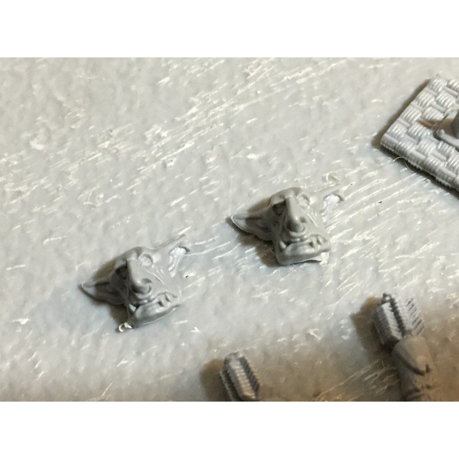 A23433 WARHAMMER FANTASY ORCS & GOBLINS BITS LOT GOBLIN QUIVERS SHIELDS HEADS GW
