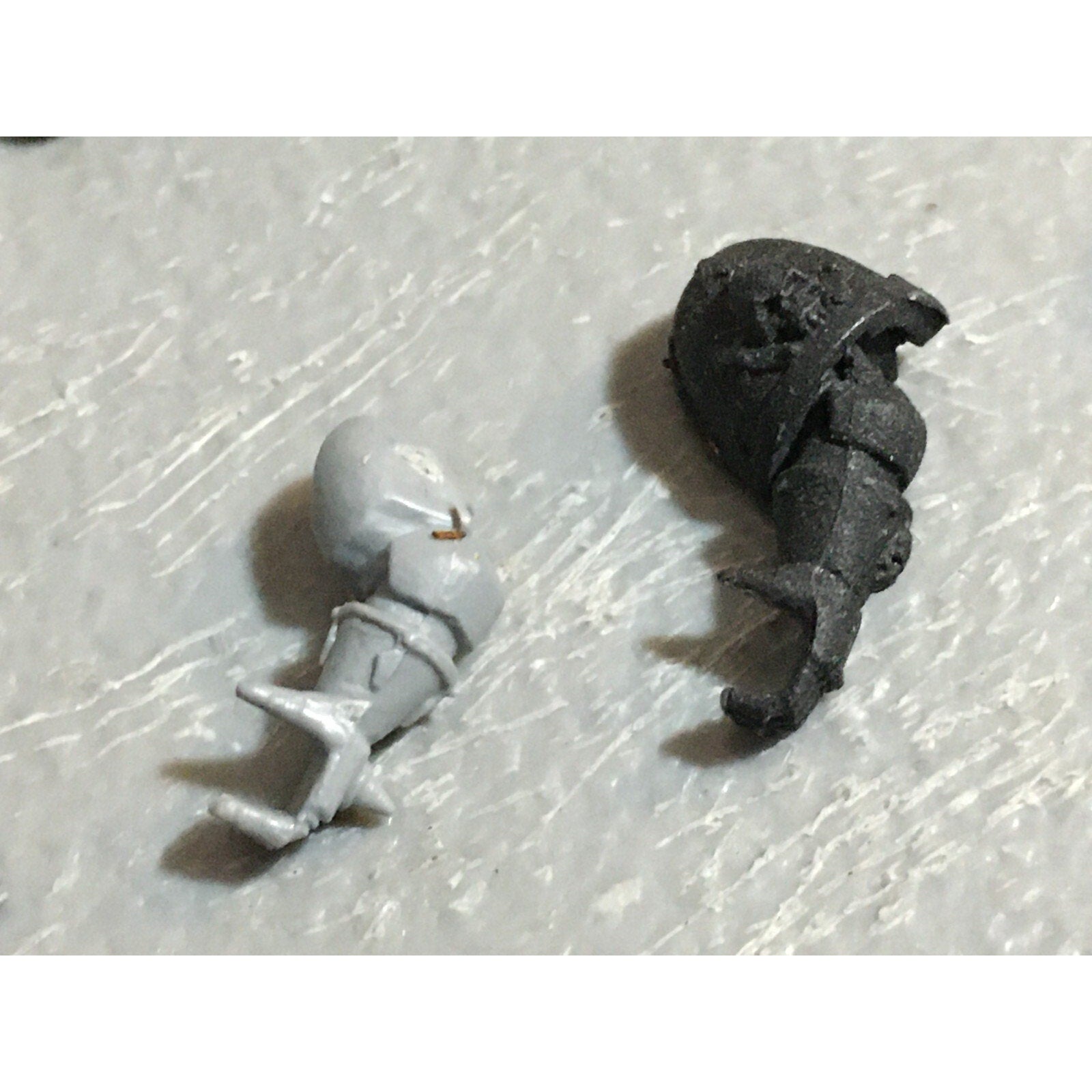A23156 WARHAMMER 40K CHAOS SPACE MARINES BITS LOT MIXED LEGS ARMS HEADS GW