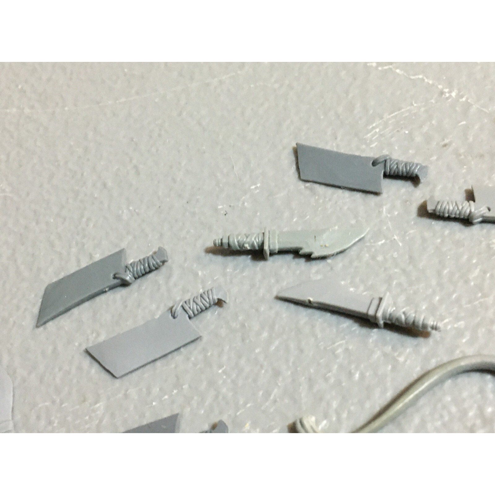 A23434 WARHAMMER FANTASY ORCS & GOBLINS BITS LOT MIXED ARM BANNER KNIFE GW