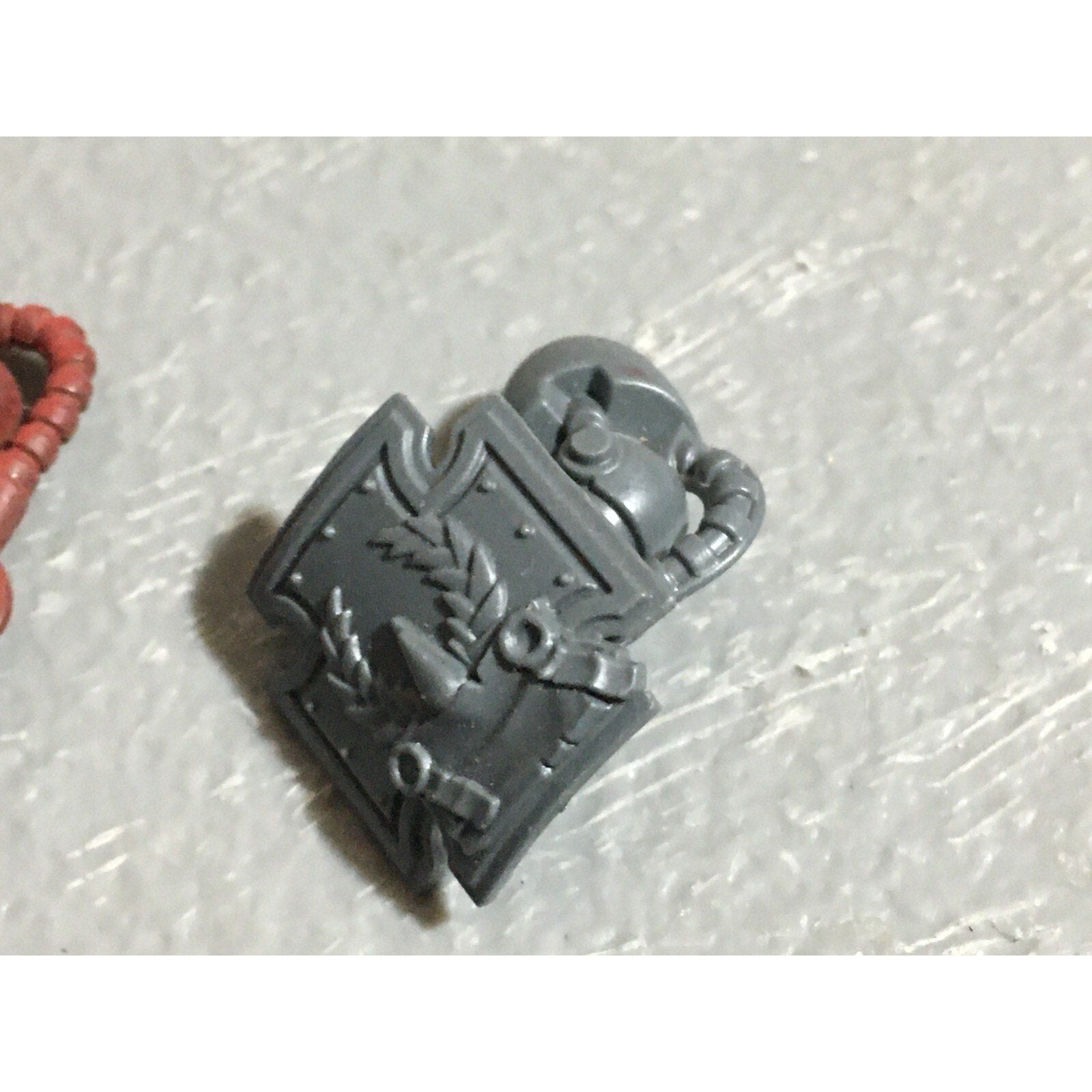 A22597 WARHAMMER SPACE MARINES BLOOD ANGELS MIXED CLAWS SHIELD BITS LOT GW