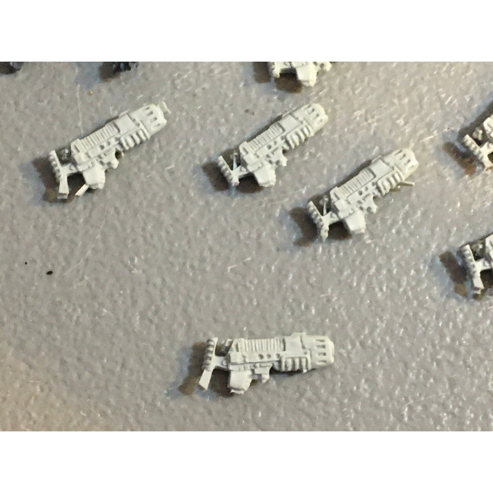 A32583 WARHAMMER 40K SPACE MARINES WOLVES BITS LOT WOLF CLOAK + PLASMA GUNS GW