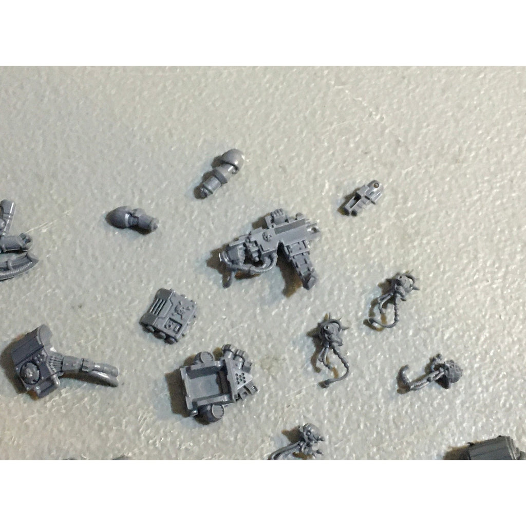 A29480 WARHAMMER 40K SPACE MARINES BITS LOT DEVASTATOR WEAPON BACKPACK GW