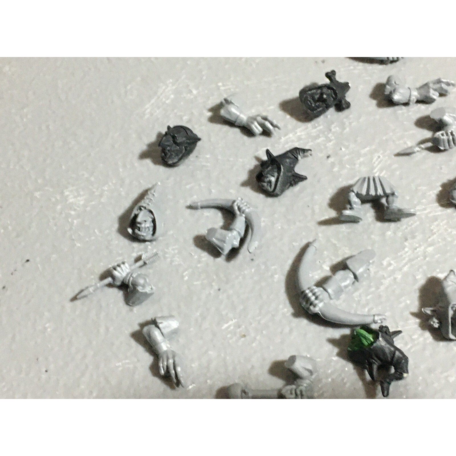 A22618 WARHAMMER FANTASY ORCS & GOBLINS BITS LOT NIGHT GOBLIN MIXED GW