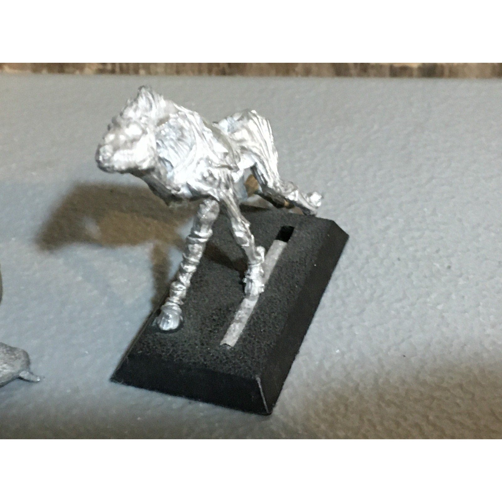 A32508 UNKNOWN METAL MINIATURES LOT UNDEAD SKELETON WARRIOR HORSE