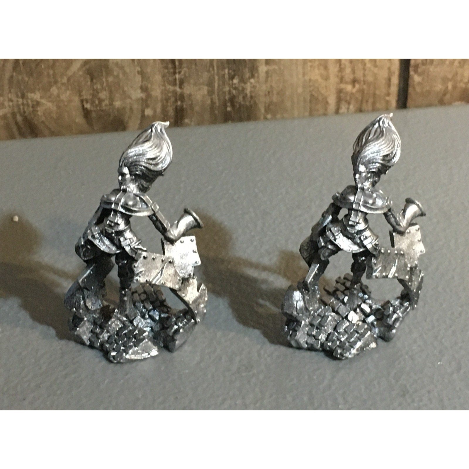 A32598 UNKNOWN MINIATURES METAL PSYCHIC FEMALE 2 PK WIZARD PSYKER CASTER