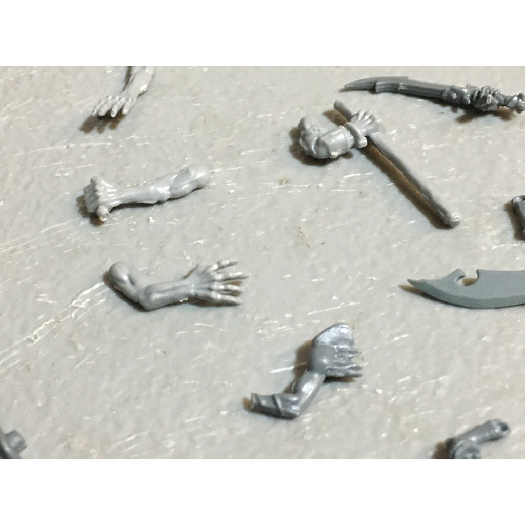 A23457 WARHAMMER FANTASY VAMPIRE COUNTS UNDEAD BITS LOT MIXED ARMS SPEARS GW