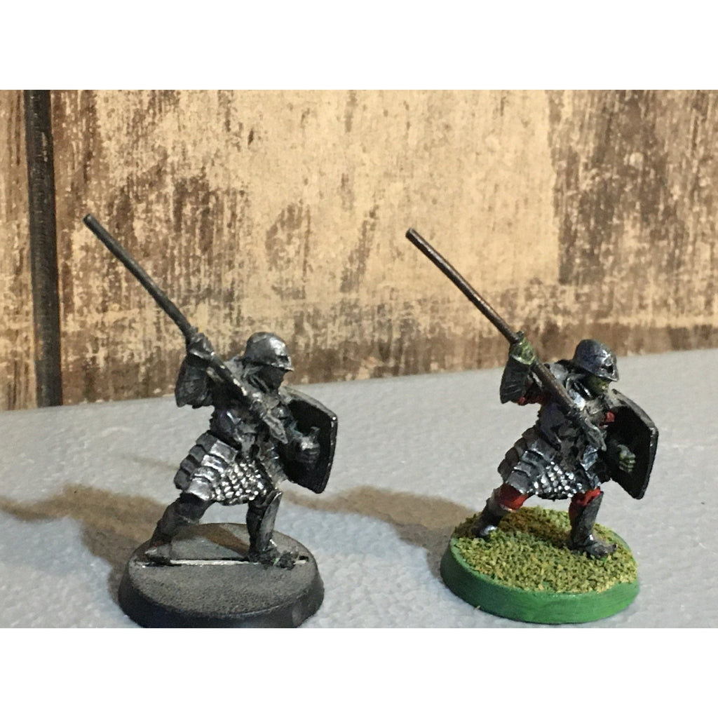 A30135 LOTR LORD OF THE RINGS GAMES WORKSHOP METAL MORDOR ORC 2 PK SPEARS GW