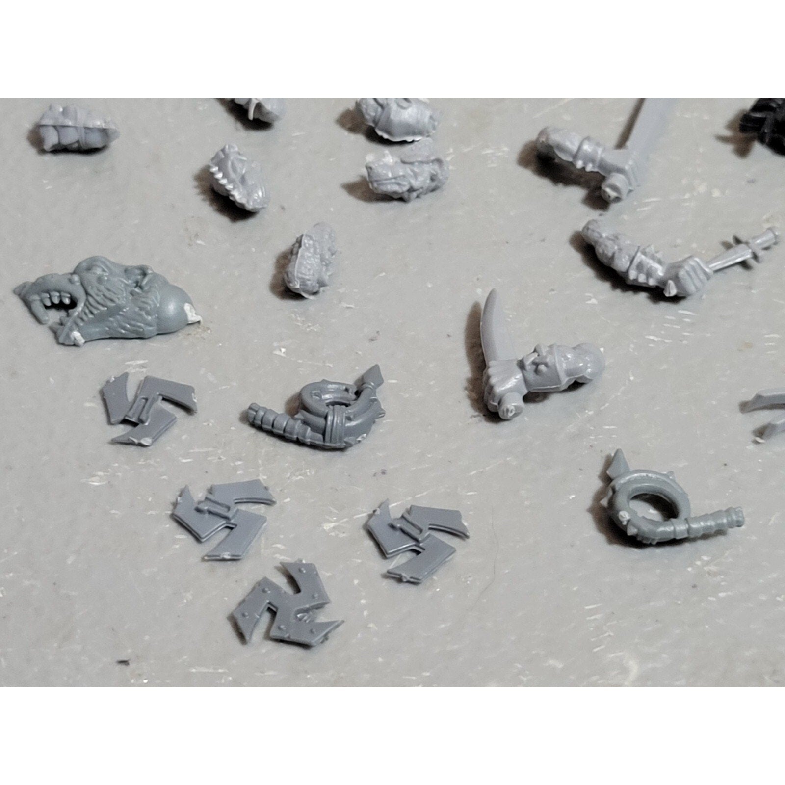 A18986 WARHAMMER FANTASY AOS SKAVEN NIGHT RUNNERS BITS LOT + EXTRA