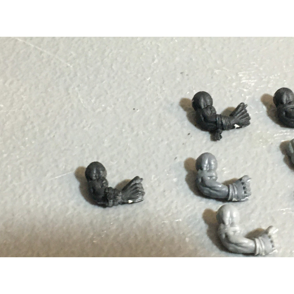 A22952 WARHAMMER 40K ORKS BITS LOT ARMS GAMES WORKSHOP GW