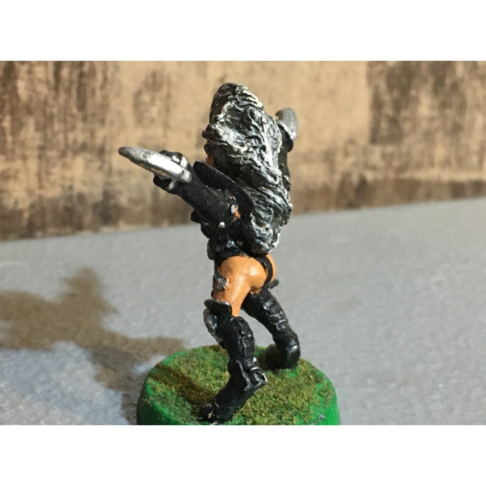 A30121 WARHAMMER BLOOD BOWL METAL DARK ELVES TEAM WITCH ELF PAINT BASE OOP GW