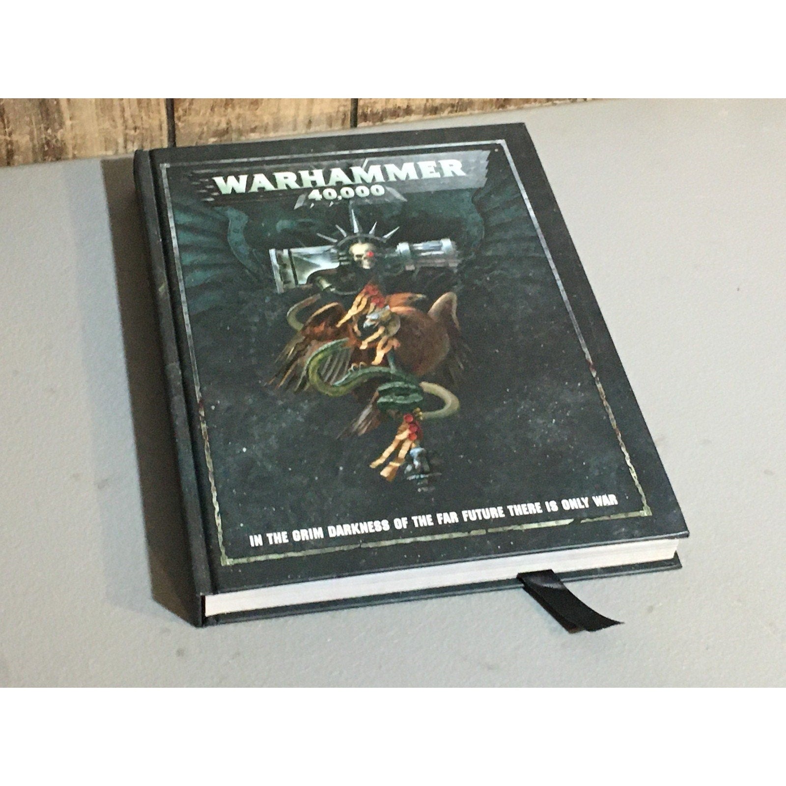 BOOK GAMES WORKSHOP WARHAMMER 40K GRIM DARKNESS RULEBOOK 8TH ED HB USED