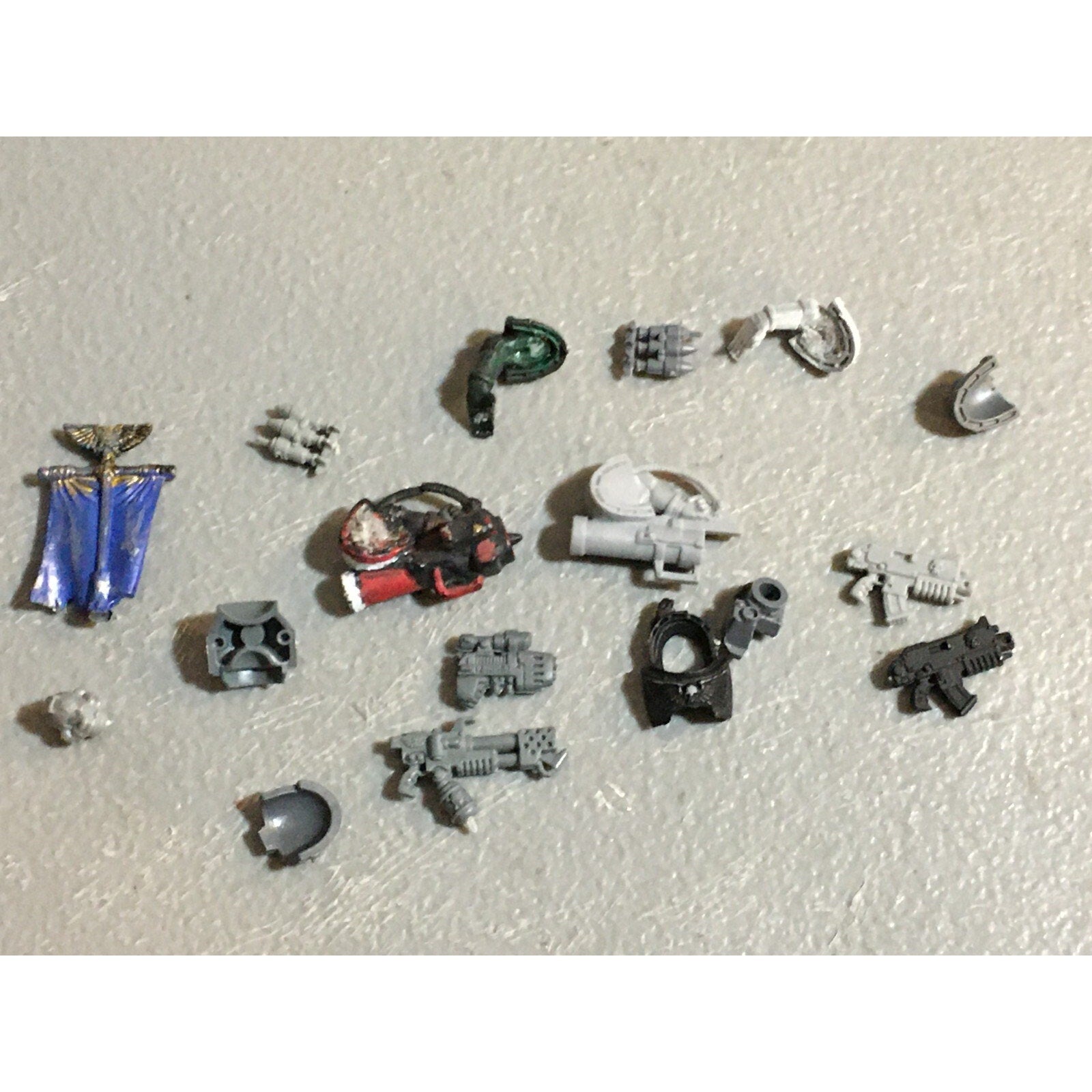 A23160 WARHAMMER 40K SPACE MARINES BITS LOT MIXED MISSILE BOLT GAMES WORKSHOP GW