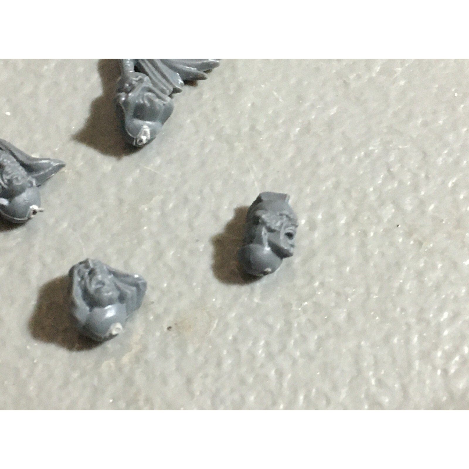 A22547 WARHAMMER 40K SPACE MARINES WOLVES BITS LOT HEADS GAMES WORKSHOP GW