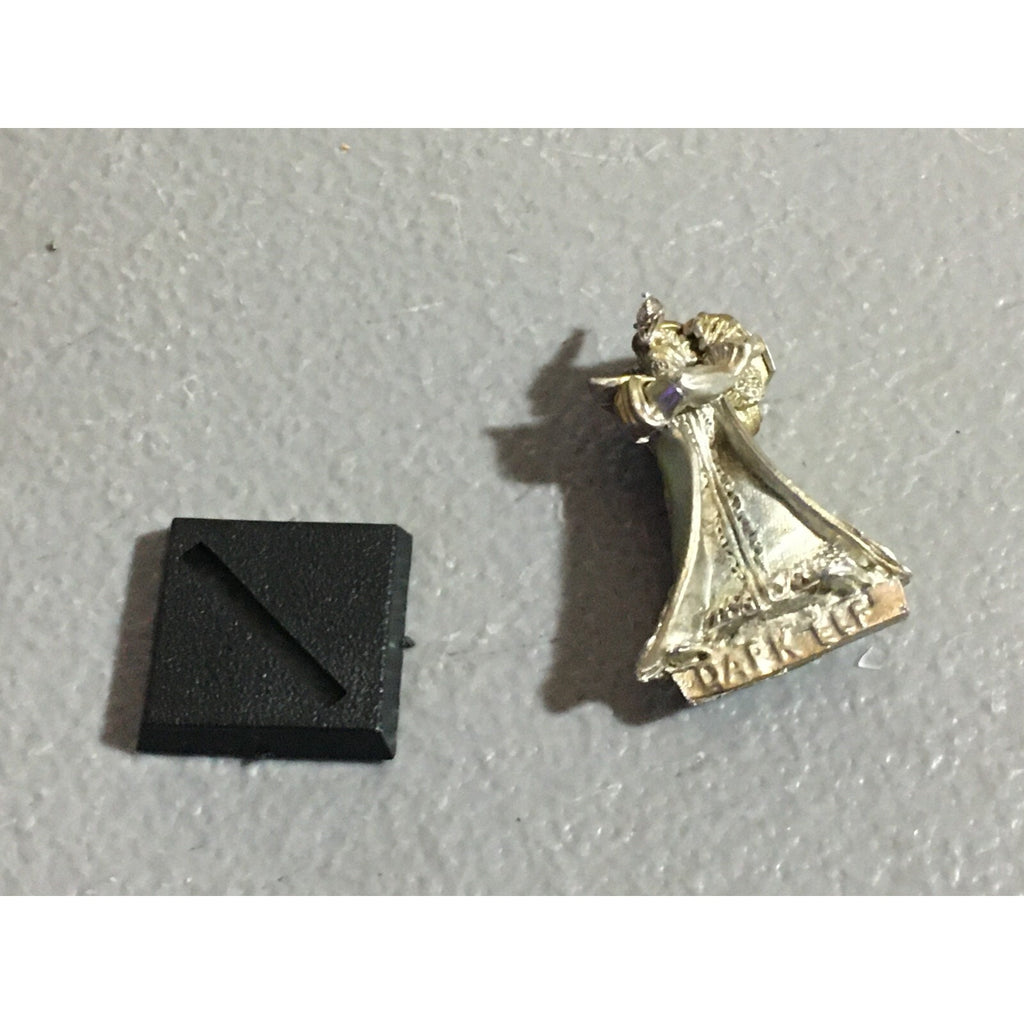A22126 WARHAMMER FANTASY DARK ELVES METAL SORCERER OOP GAMES WORKSHOP