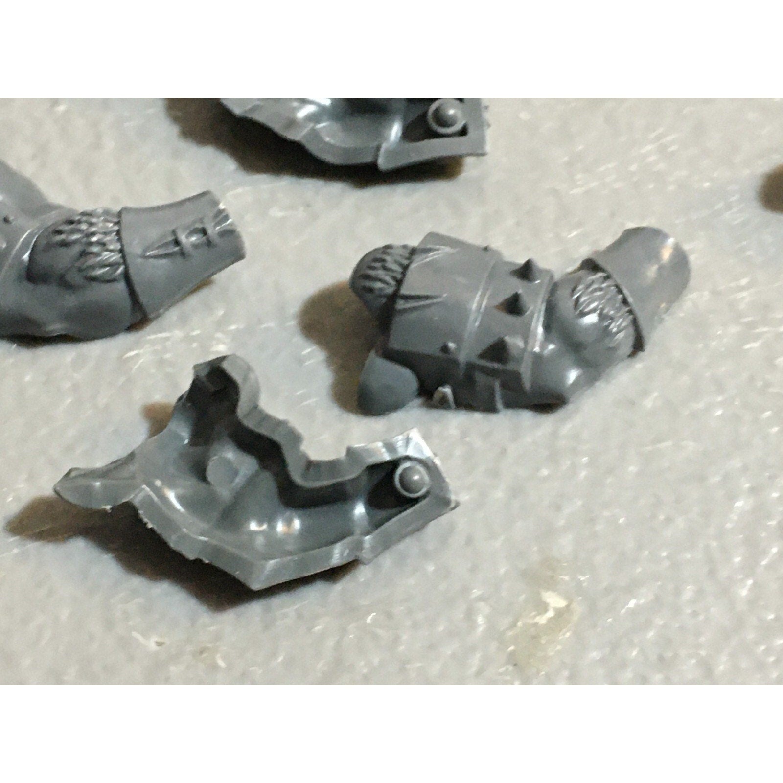 A23169 WARHAMMER FANTASY CHAOS BEASTMEN BITS LOT MINOTAUR ARMS GW GAMES WORKSHOP