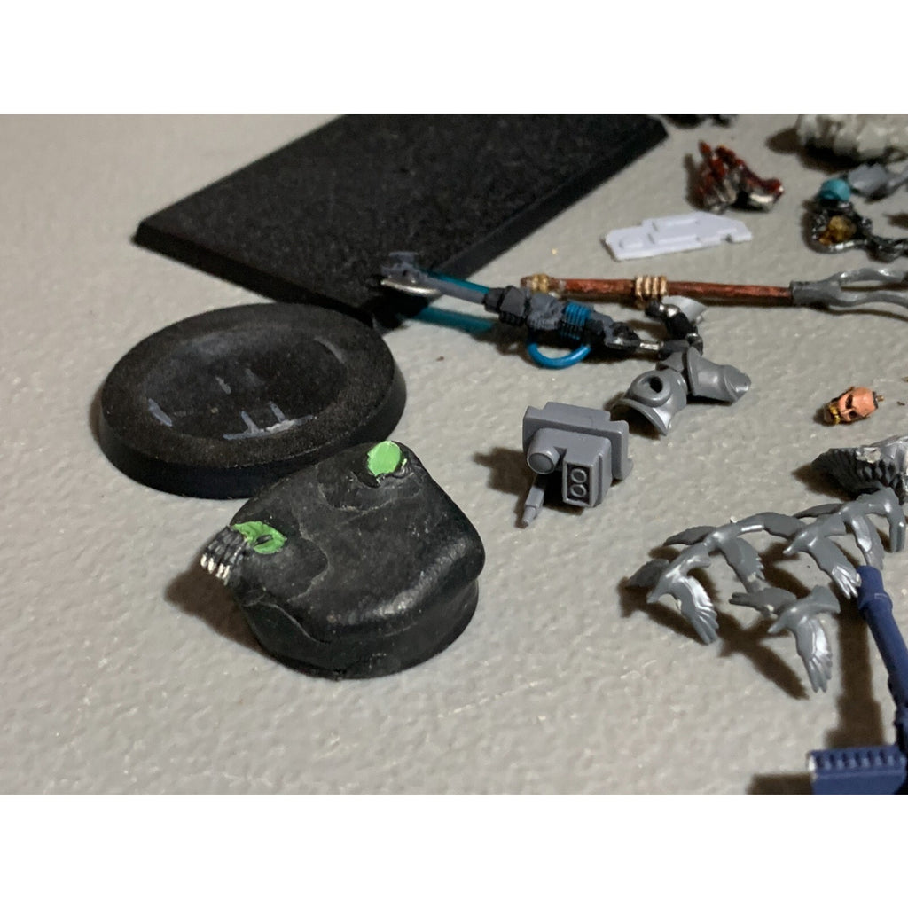 A17864 WARHAMMER FANTASY 40K MIXED RANDOM BITS LOT
