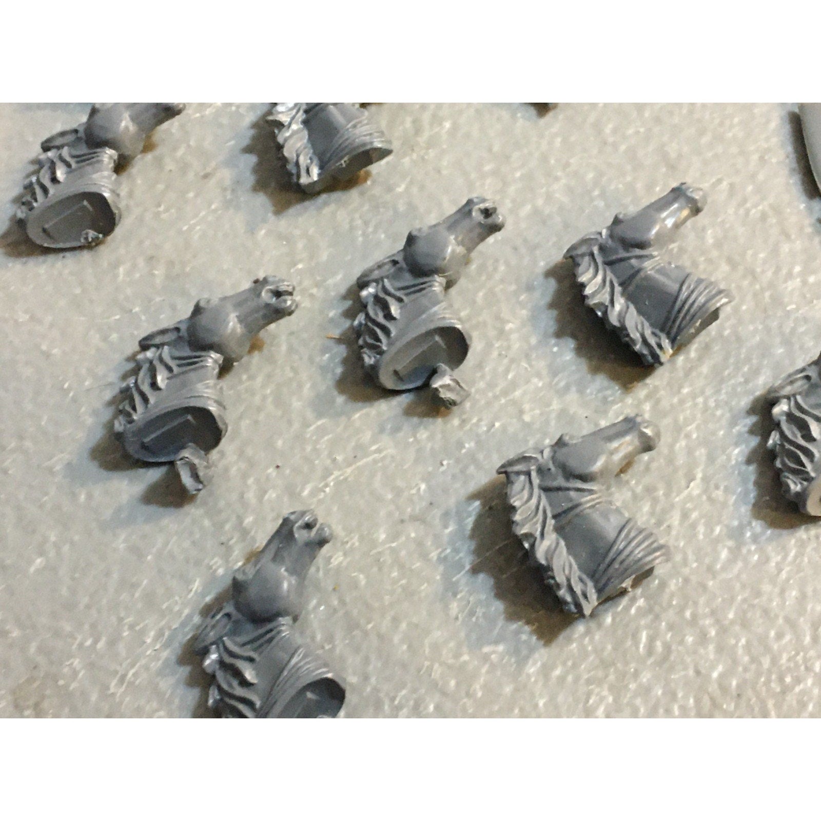 A27324 WARHAMMER AOS FANTASY OLD WORLD BITS LOT DARK ELVES HORSE HEADS