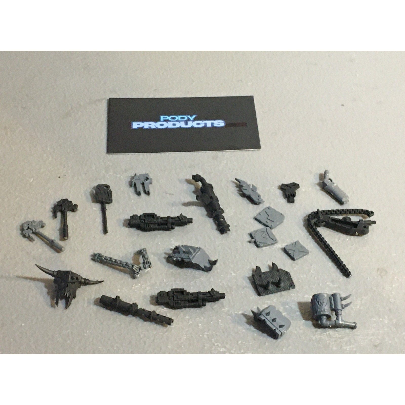 A33587 WARHAMMER 40K SPACE ORKS BITS LOT MIXED TANK POLE ICON GW