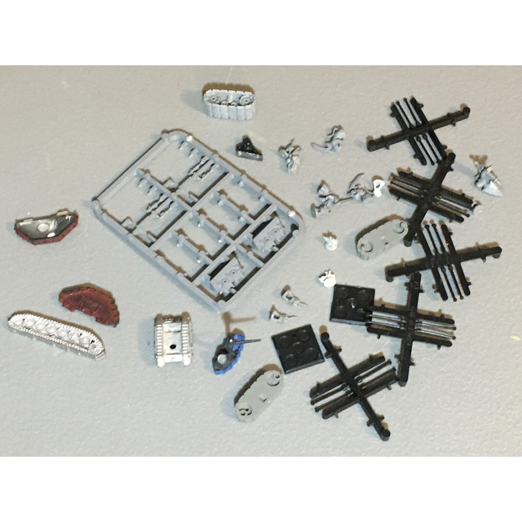 A23527 EPIC 40K BITS LOT INCOMPLETE SOME METAL WARMASTER W MOVEMENT STICKS