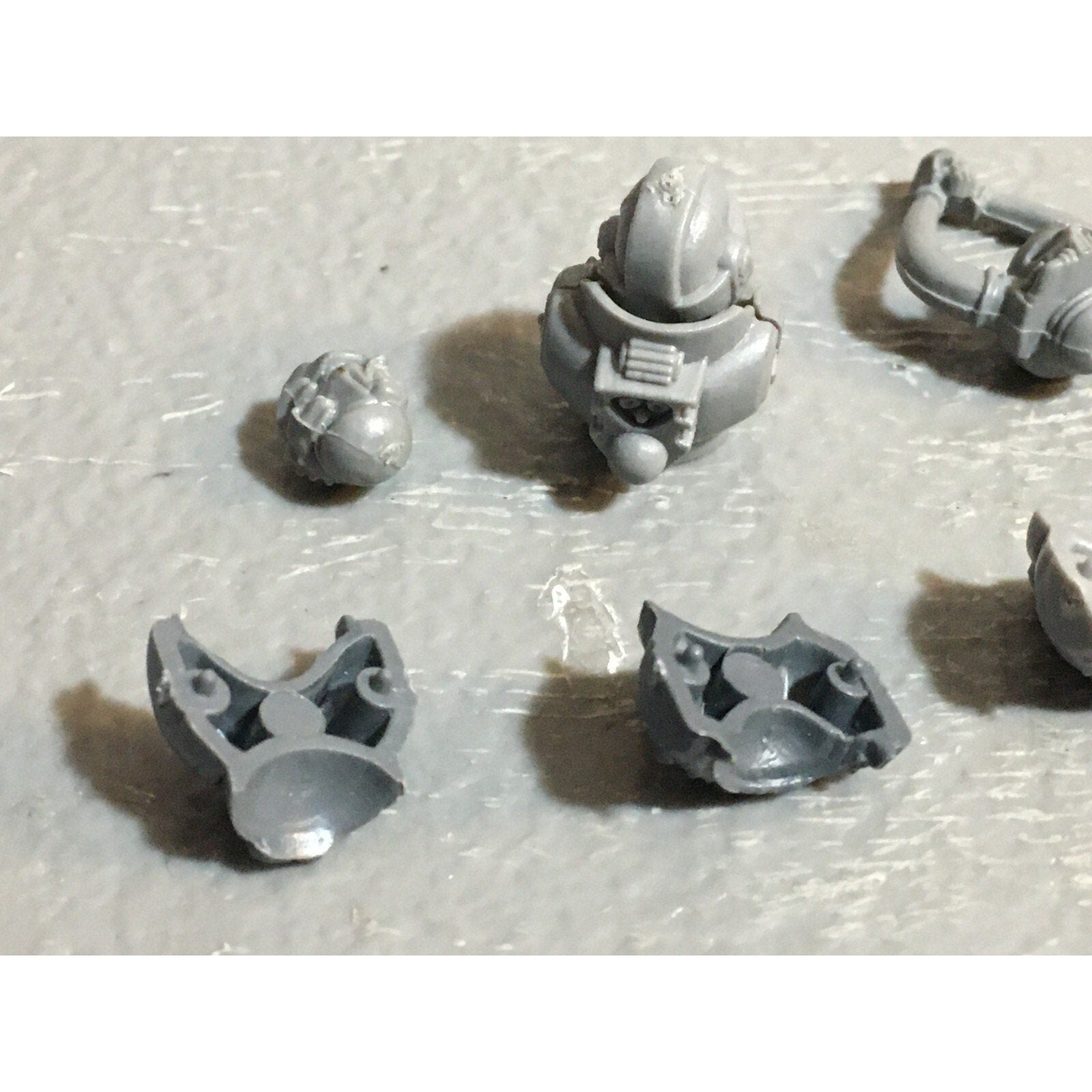 A23013 WARHAMMER 40K CHAOS SPACE MARINES MIXED TORSO HEAD SPECIAL GAMES WORKSHOP