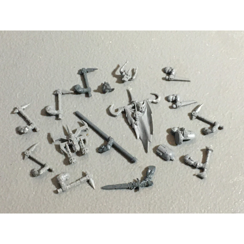 A22190 WARHAMMER FANTASY CHAOS MORTALS BITS LOT MIXED MARAUDER COMMAND & ARMS GW