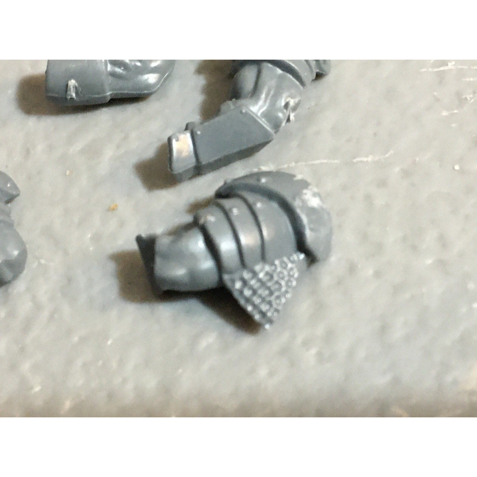 A23234 WARHAMMER FANTASY CHAOS BEASTMEN BITS LOT BESTIGOR ARMS HEADS GW