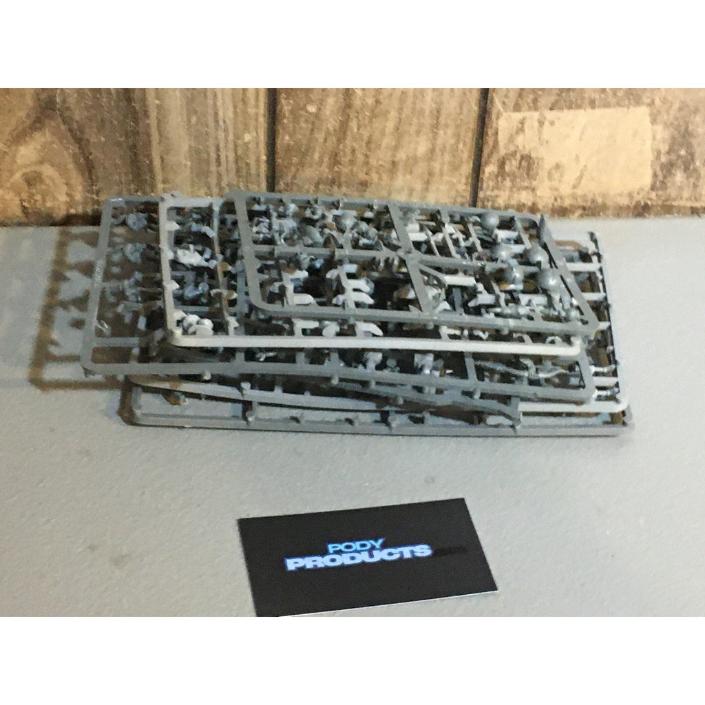 A33694 WARHAMMER FANTASY ORCS & GOBLINS BITS ON SPRUE LOT GOBLINS GW