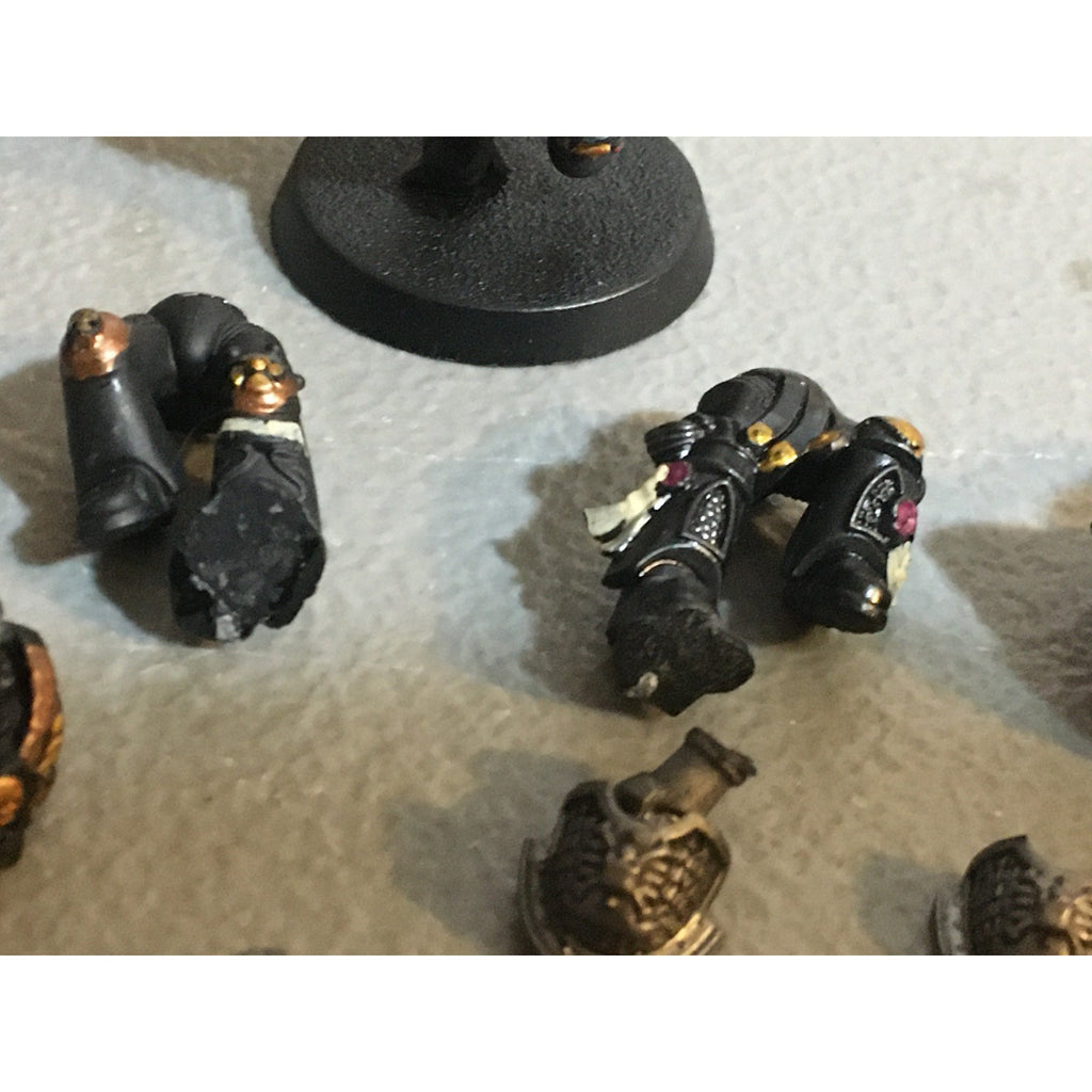 A33581 WARHAMMER 40K SPACE MARINES BITS LOT JUMP LEGS CHEST ARMS GW