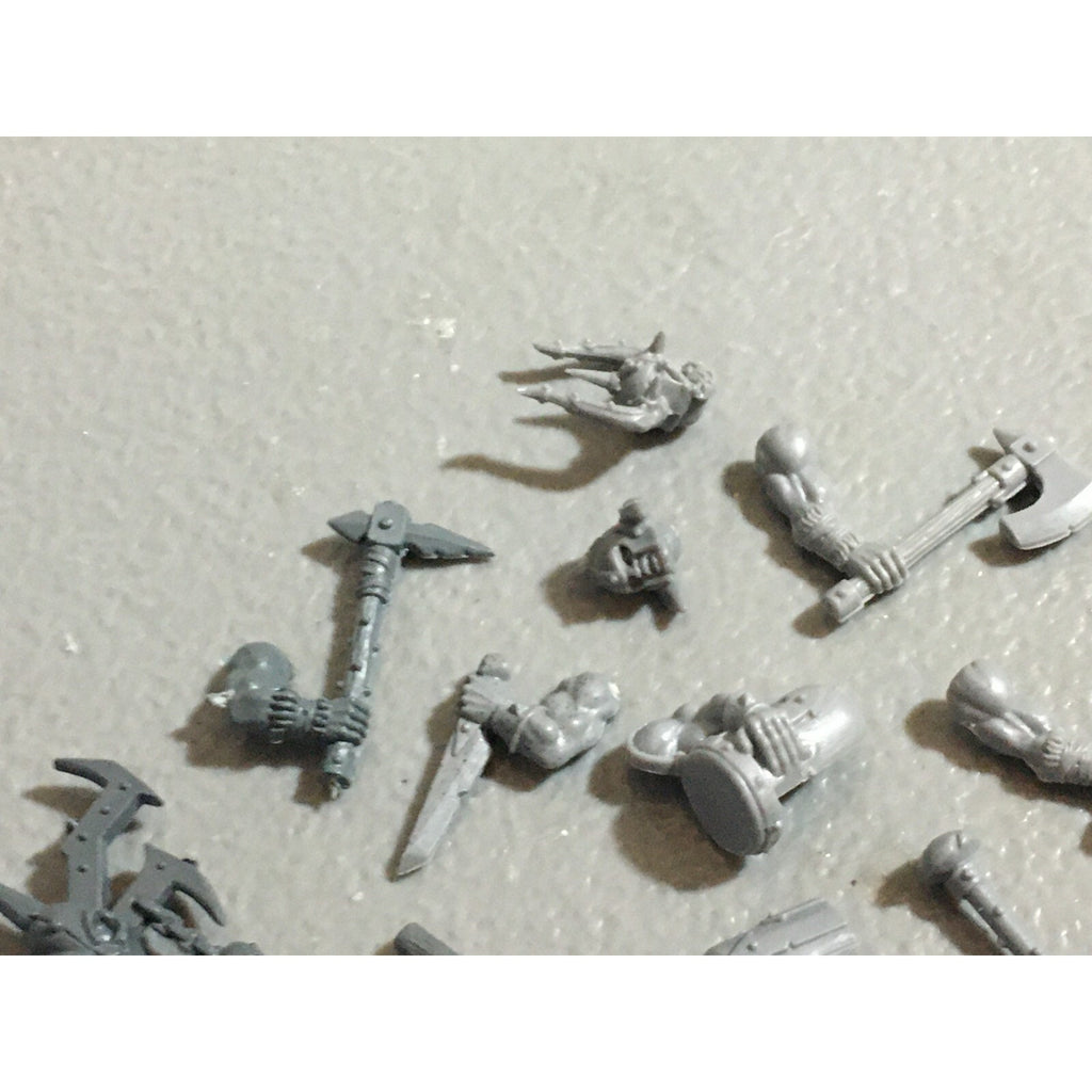 A22186 WARHAMMER FANTASY CHAOS MORTALS BITS LOT MIXED MARAUDER COMMAND & ARMS GW